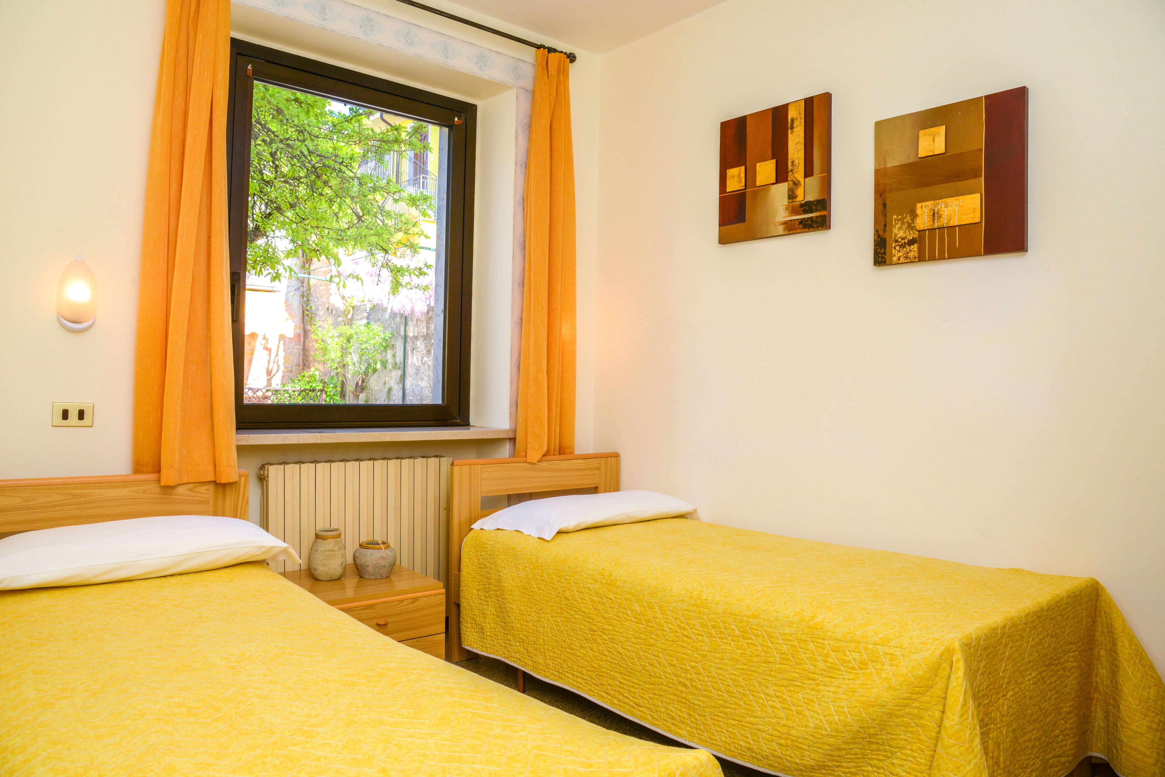 frette italian sheets, select comfort beds, desk, iron/ironing board