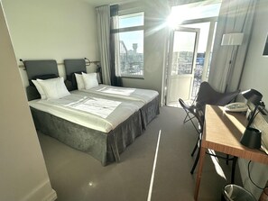 Superior Room, 1 King Bed, Non Smoking, Balcony | In-room safe, desk, laptop workspace, blackout drapes - Best Western Plus Sthlm Bromma (Bromma)