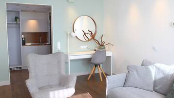 Suite, 1 King Bed, Non Smoking | In-room safe, desk, laptop workspace, blackout drapes