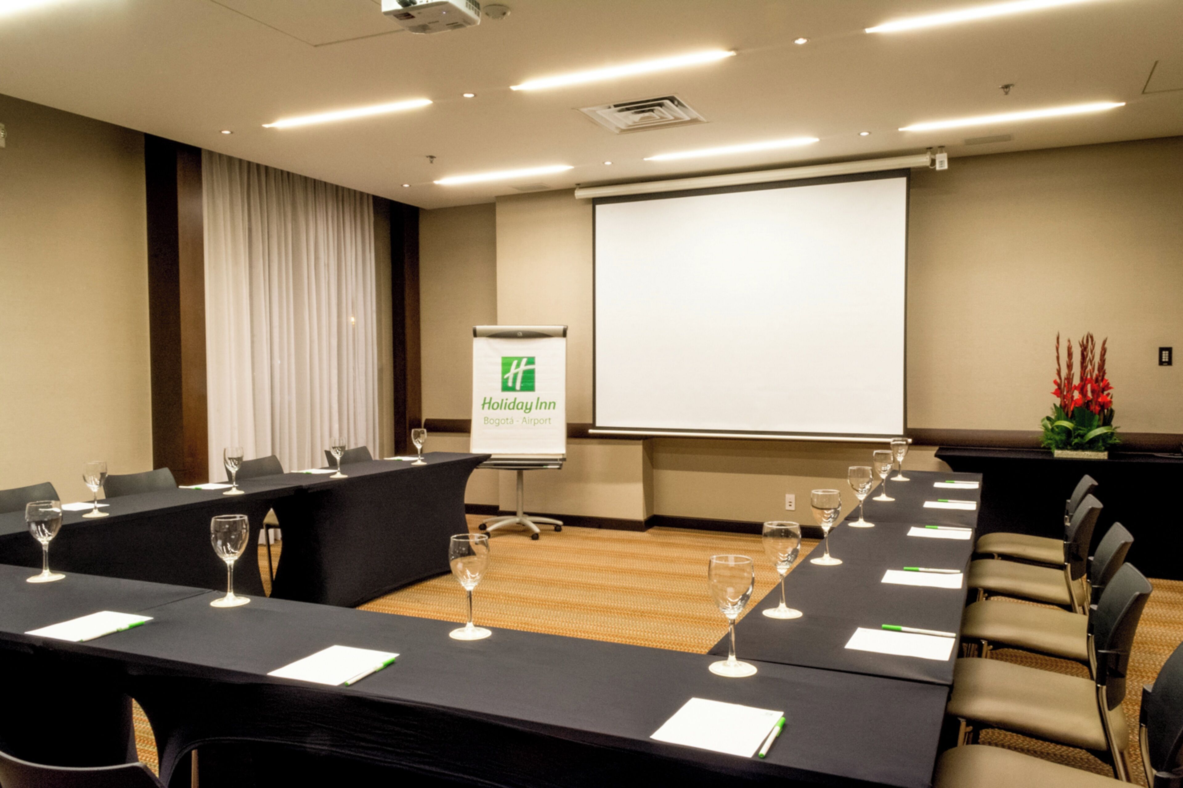 Photo - Holiday Inn Bogota Airport by IHG