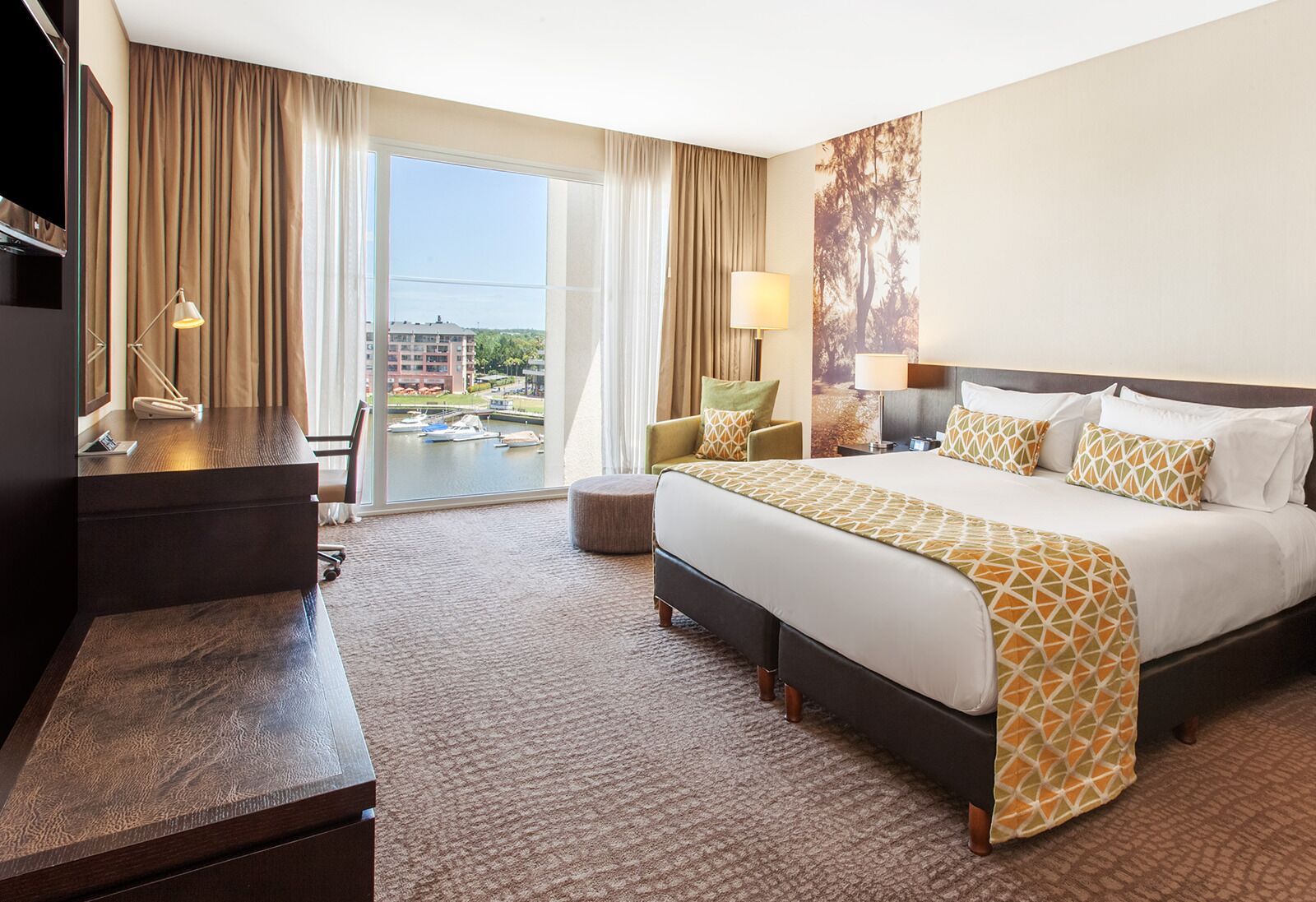 Ropa de cama de alta calidad, cubrecamas y colchones con pillow-top 