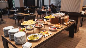 Free daily buffet breakfast