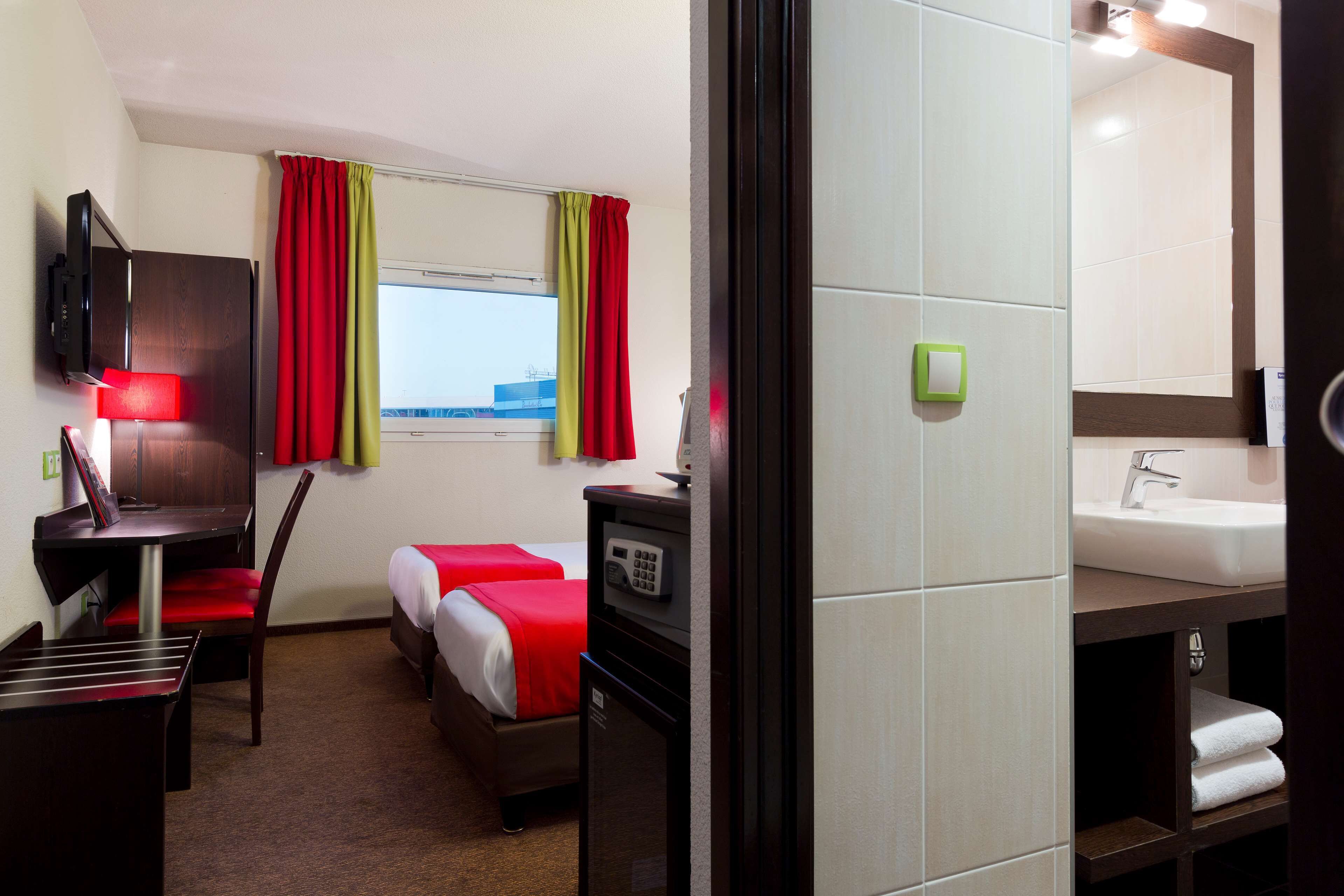 minibar, in-room safe, desk, blackout curtains