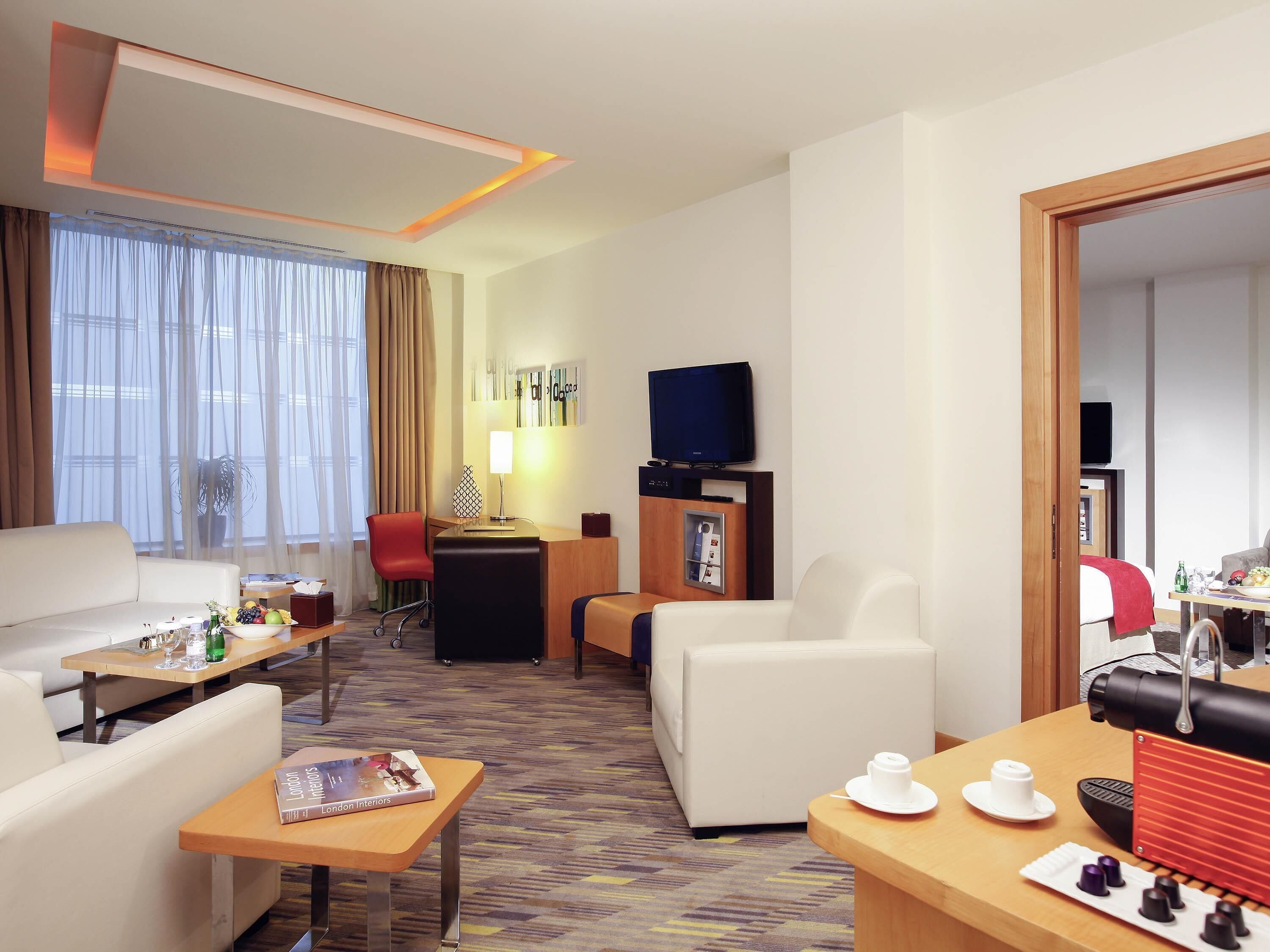 Superior suite, 1 tweepersoonsbed met slaapbank | Bedden met traagschuimmatras, een minibar, een kluis op de kamer