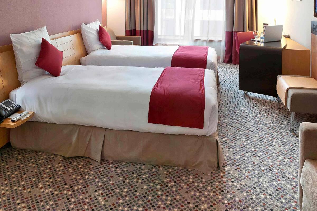 Standard Room, 2 Twin Beds | Memory foam beds, minibar, in-room safe, desk