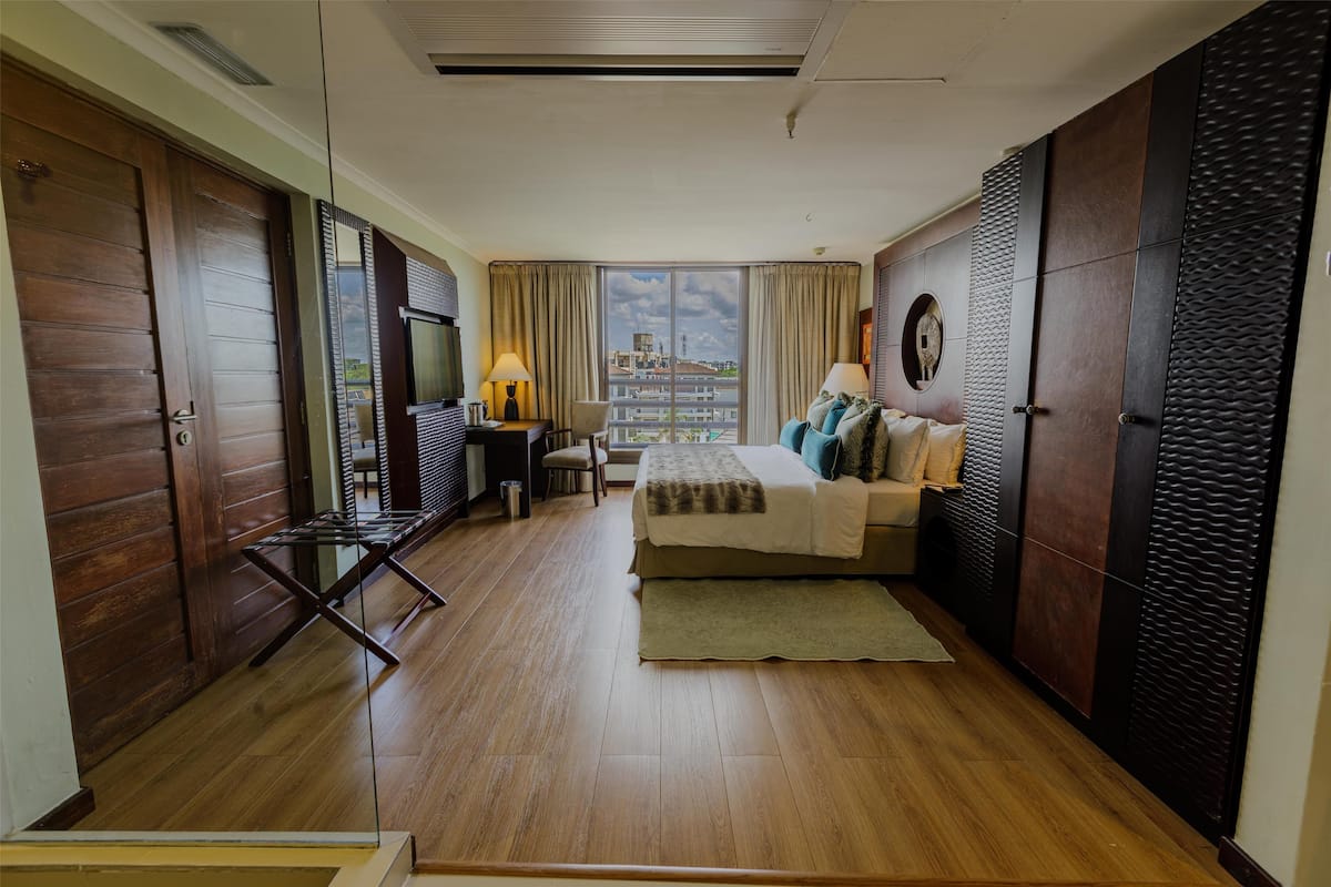 Suite júnior | Minibar, caixa forta a l'habitació i decoració individual