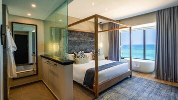 Suite (Amani) | Minibar, Zimmersafe, individuell dekoriert, individuell eingerichtet