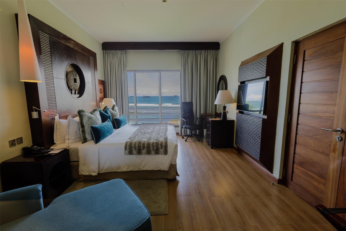 Suite executiva | Minibar, caixa forta a l'habitació i decoració individual