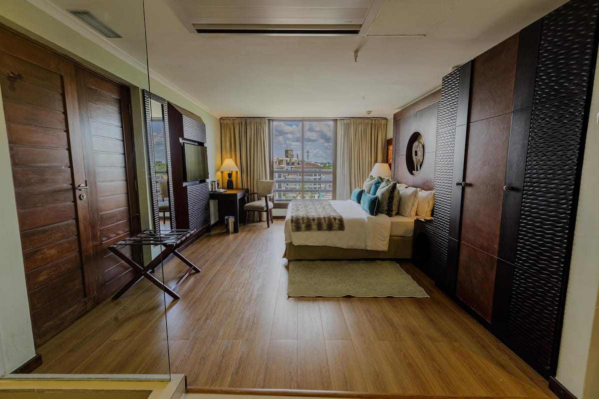 Minibar, in-room safe, individually decorated, individually furnished