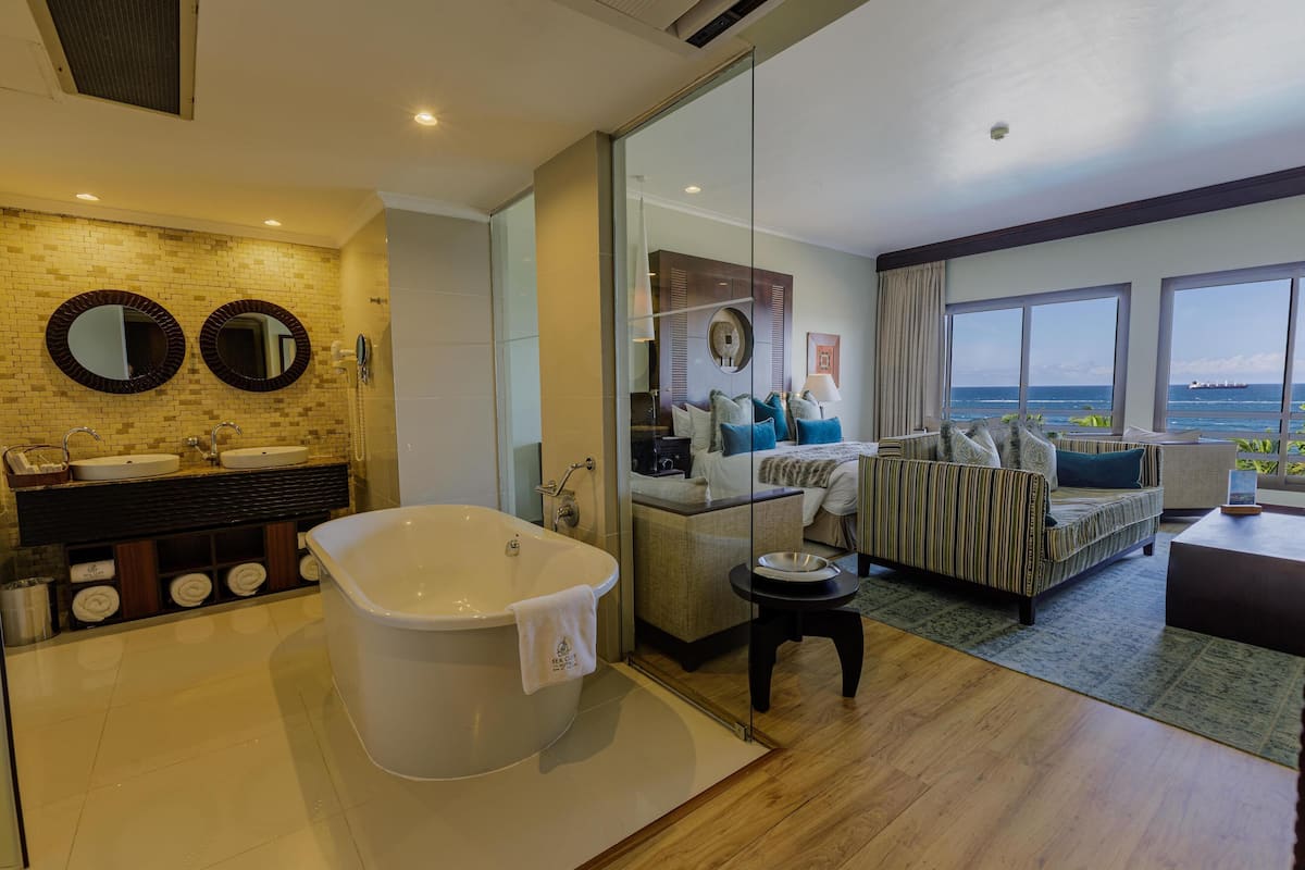 Executive Suite | Bathroom
