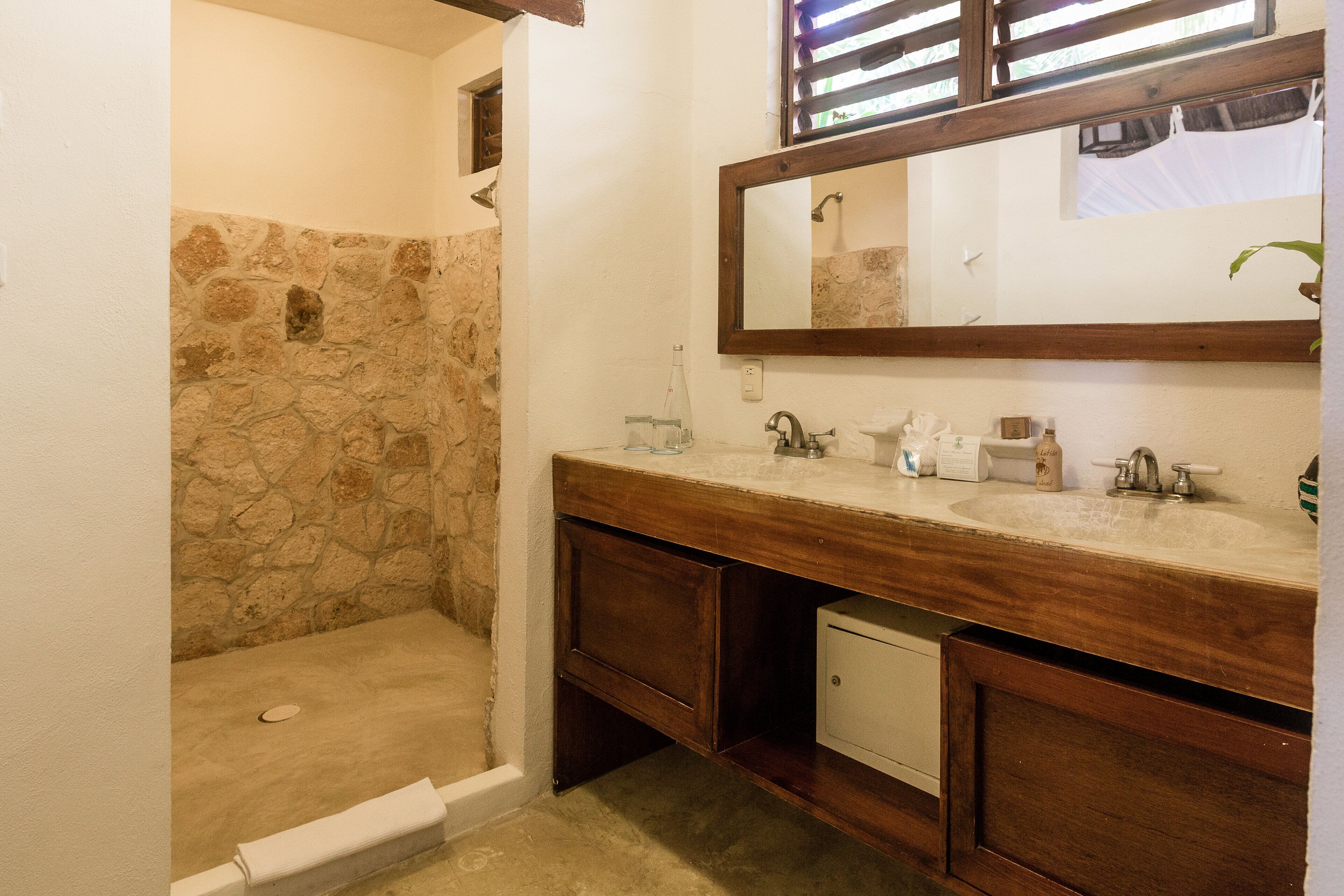 shower, rainfall showerhead, free toiletries, hair dryer