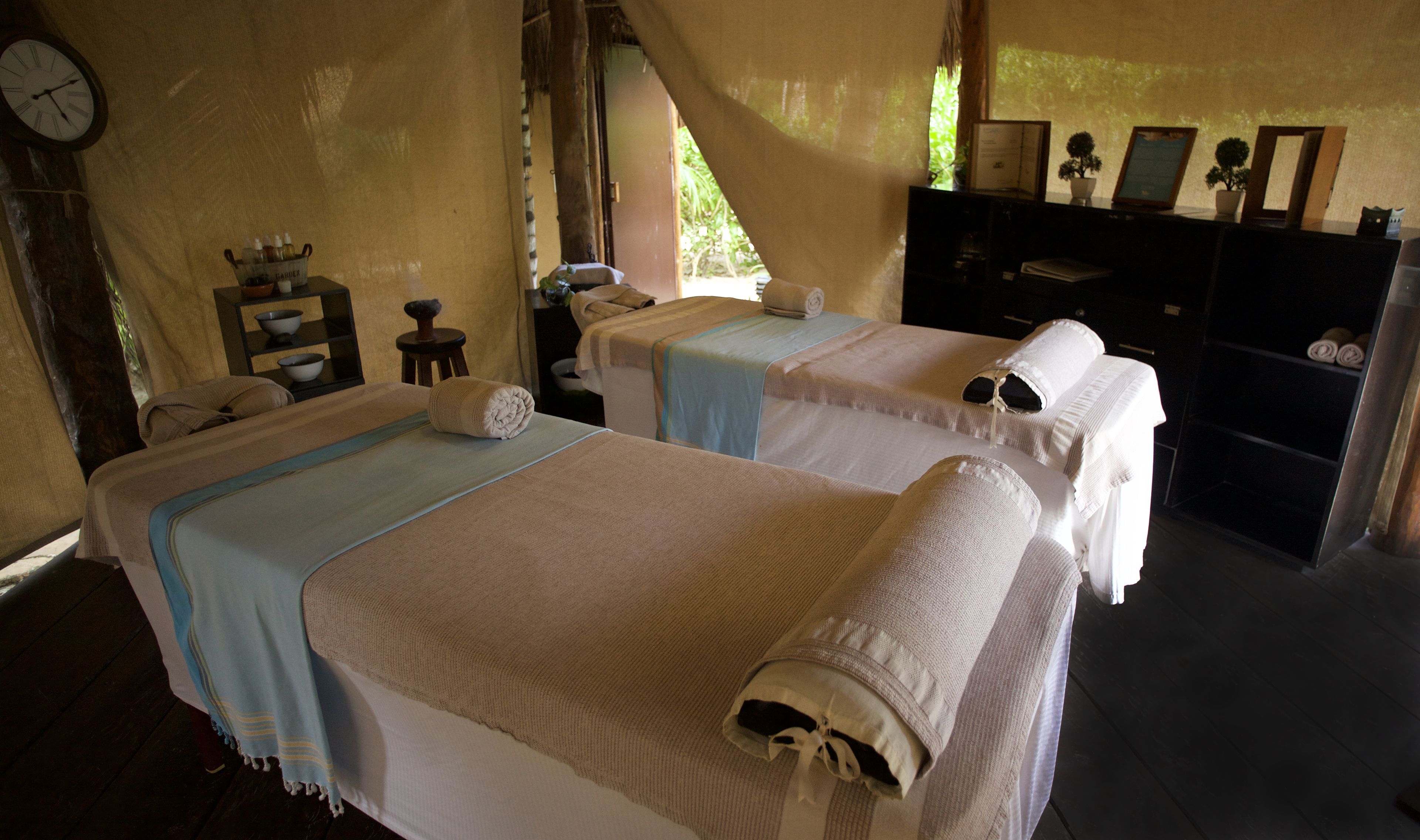 couples treatment room(s), body treatments, aromatherapy