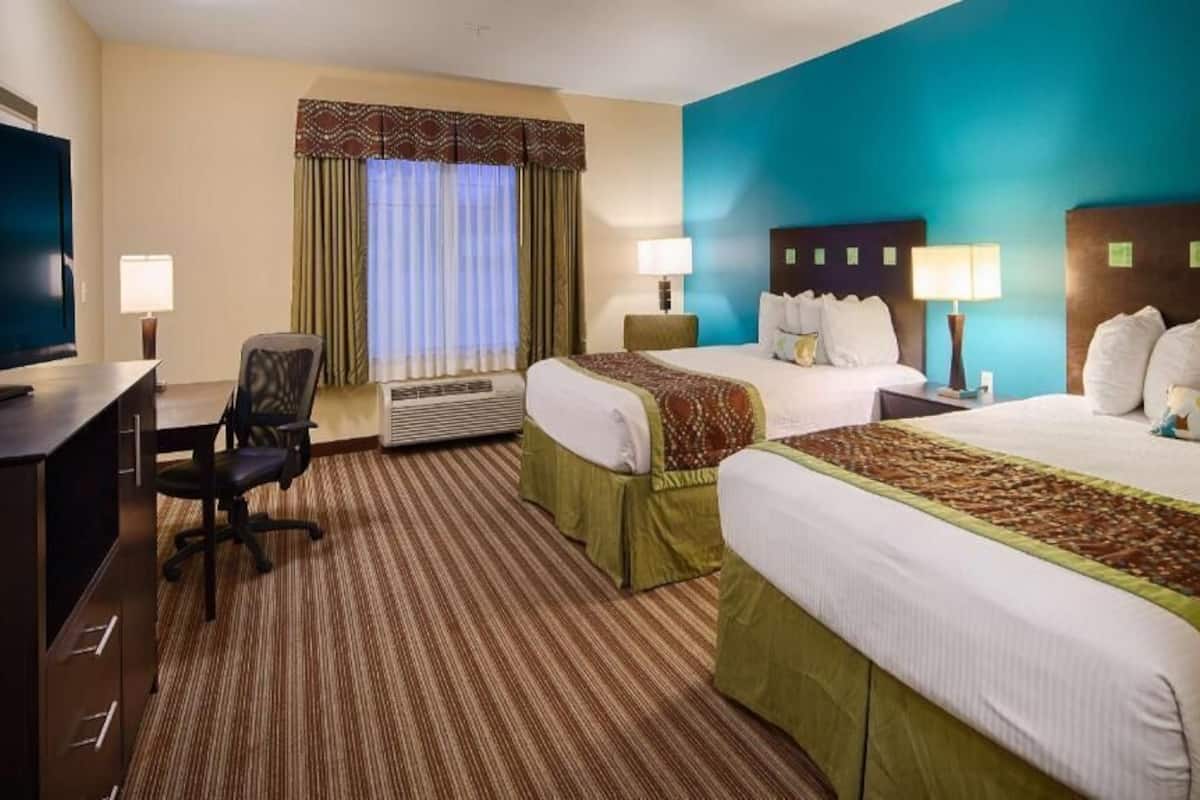 Desk, iron/ironing board, free WiFi, bed sheets