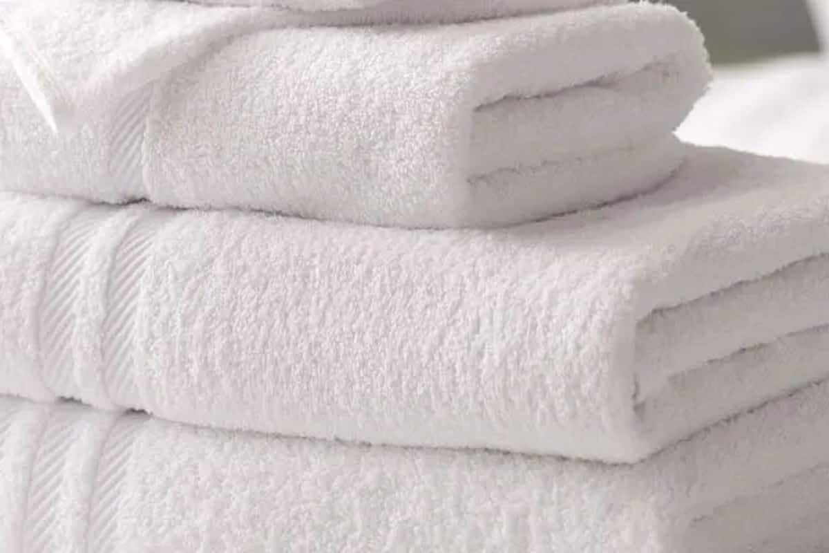 free toiletries, towels