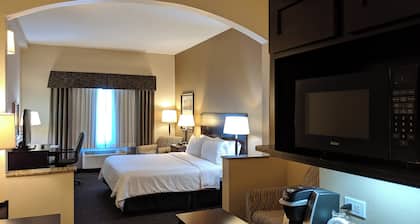 Holiday Inn Express & Suites Clinton by IHG
