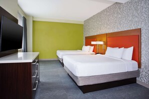 Estudio, 2 camas Queen size, para no fumadores, vista a la ciudad | Ropa de cama hipoalergénica, muebles diferentes y escritorio
