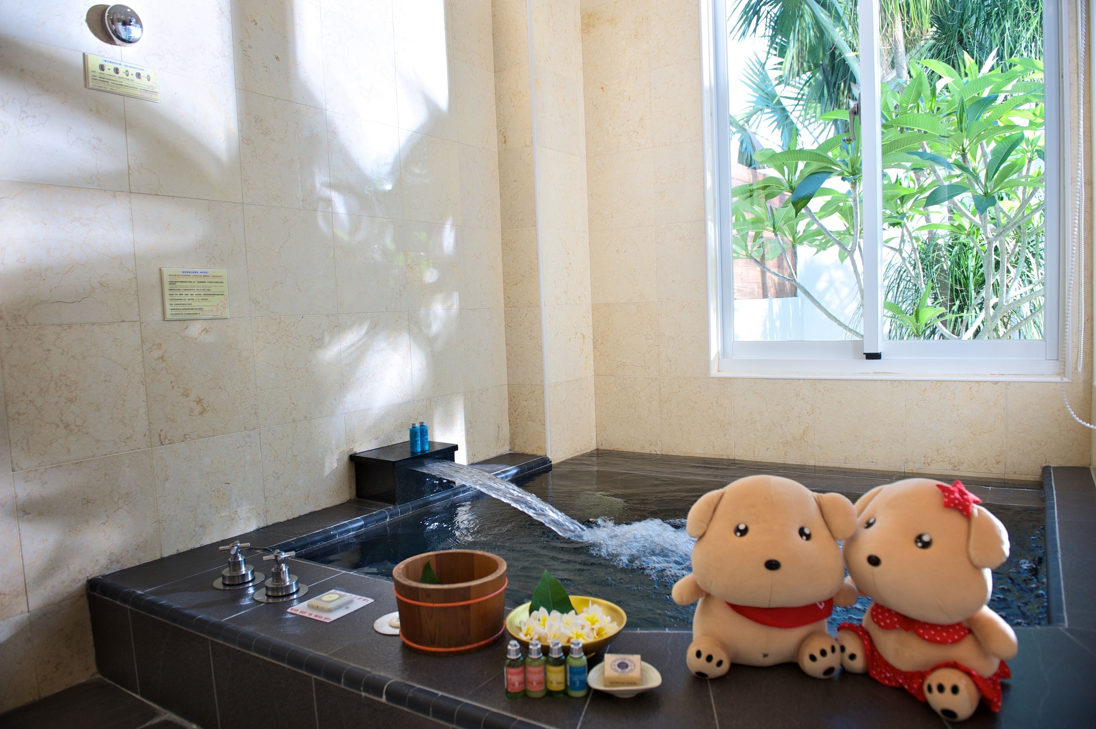 Villa Earl | Bathroom | Separate tub and shower, hair dryer, slippers, towels