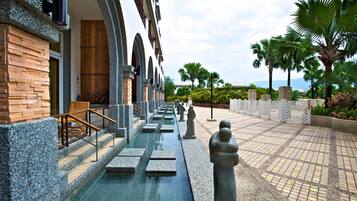 翠綠山嵐雙人房, 一大床 | 浴室 | 獨立浴缸和淋浴設備、吹風機、拖鞋、毛巾