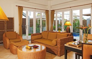 Villa Marquis, 2 king beds | Living area