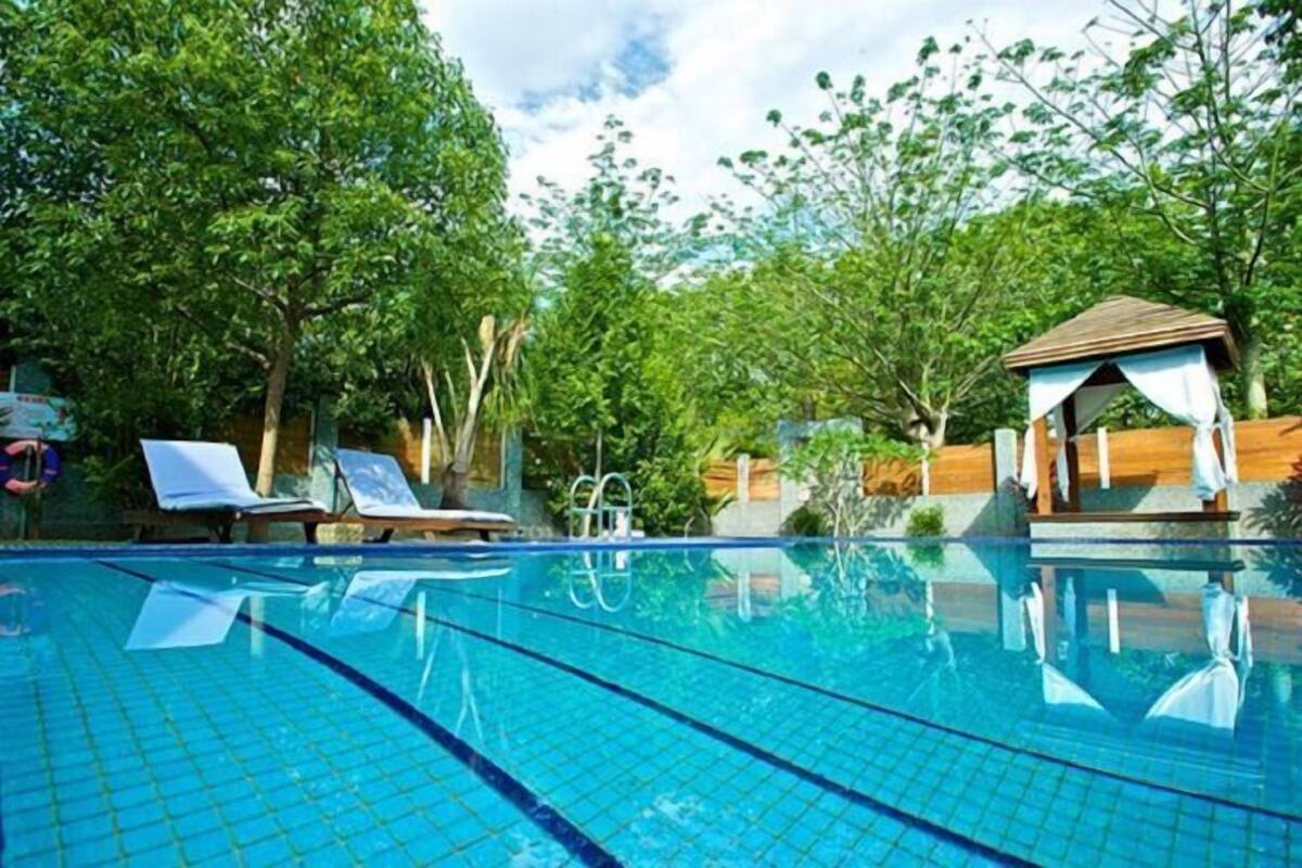 Pool | Outdoor pool, sun loungers, lifeguards on site