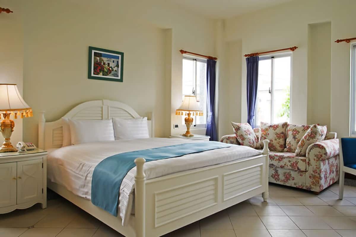 Cubrecamas, colchones con pillow-top y minibar 