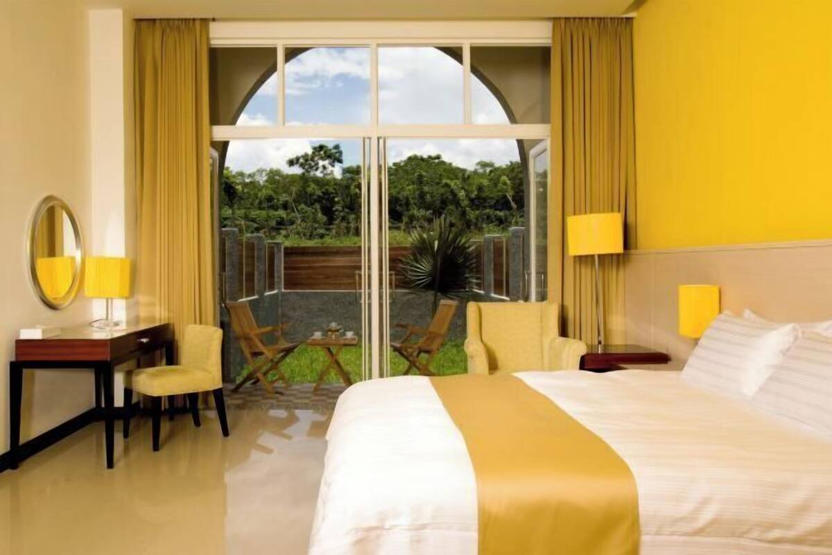 Down duvets, pillow-top beds, minibar, in-room safe
