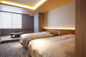 Superior Triple Room | Premium bedding, down comforters, in-room safe, blackout drapes - Hotel Honnoji (Kyoto)