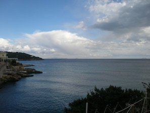 Vista para praia/oceano