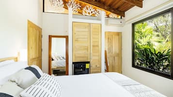 Double Room, 1 Queen Bed | Ropa de cama de alta calidad, camas con efecto memoria y minibar