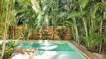 Alberca al aire libre