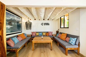 Serviço de café da manhã, culinária regional, vistas para o jardim 