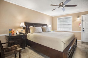 Standard Room, 1 King Bed, Non Smoking | Individually decorated, individually furnished, blackout drapes