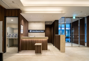 Daunenbettdecken, Pillowtop-Betten, Verdunkelungsvorhänge