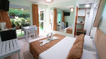 Caja de seguridad en la habitación y decoración personalizada