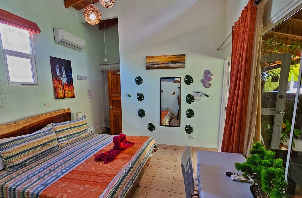 Tallelokero huoneessa, yksilöllisesti sisustettu