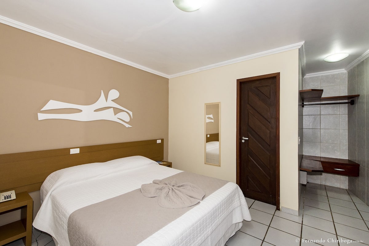 Minibar, Wi-Fi gratuit, draps fournis
