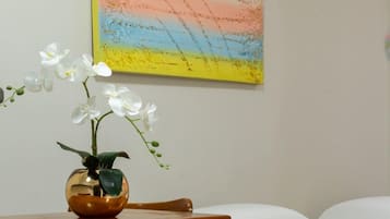Minibar, wifi gratis y ropa de cama