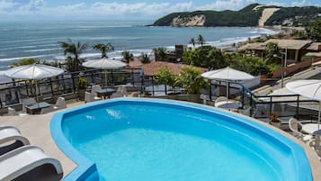 3 piscinas al aire libre, sillones reclinables de piscina