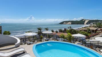 3 piscinas externas, espreguiçadeiras