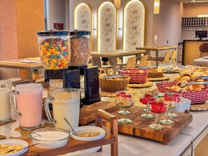 Der serveres morgenmad, frokost og aftensmad