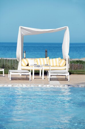 Outdoor pool, open 11:00 AM to 7:00 PM, pool umbrellas, sun loungers - Litohoro Olympus Resort Villas & Spa (Dio-Olympos)