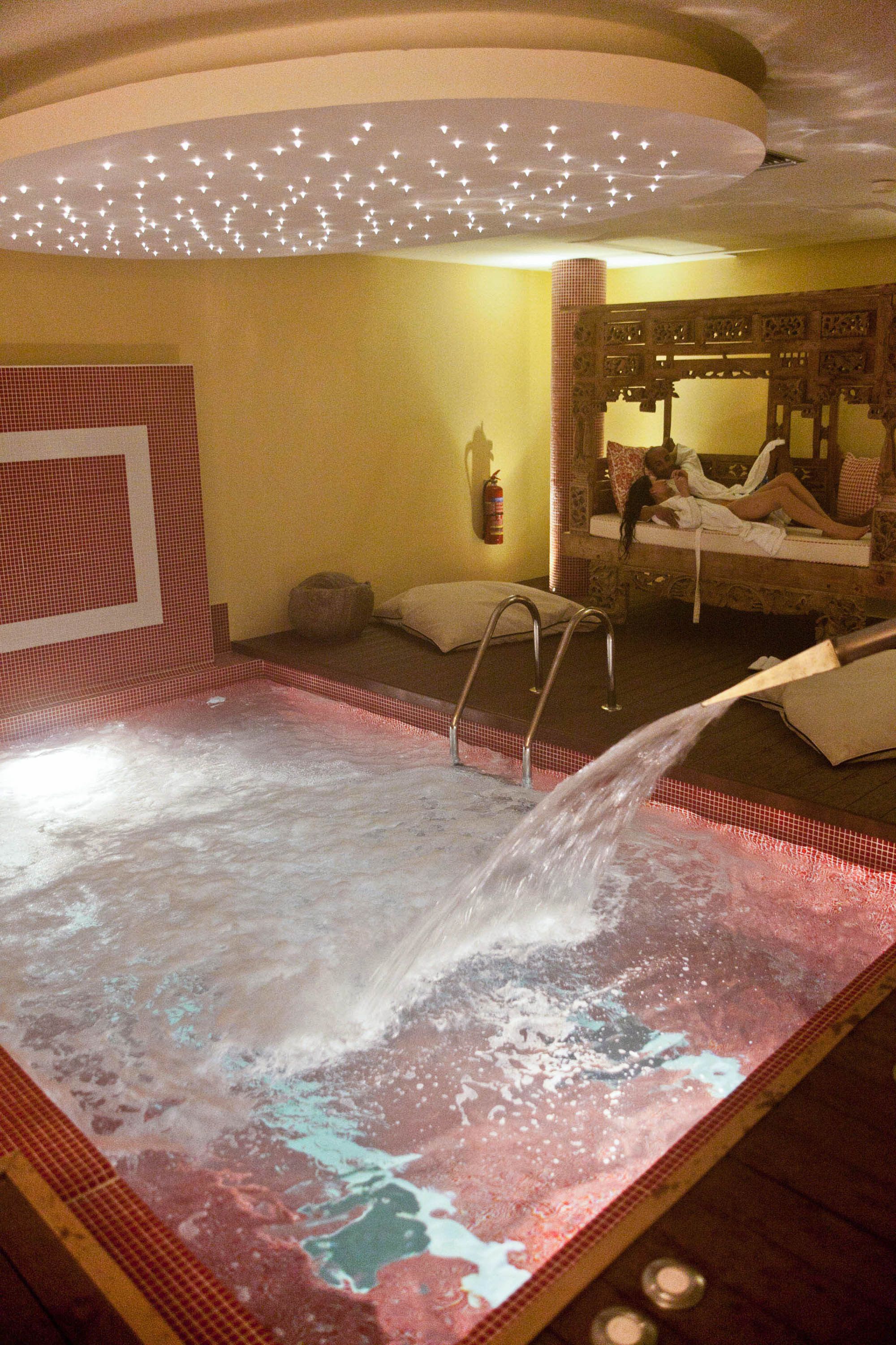 双人护理室、桑拿、热水浴缸、湿蒸房、土耳其浴、身体护理