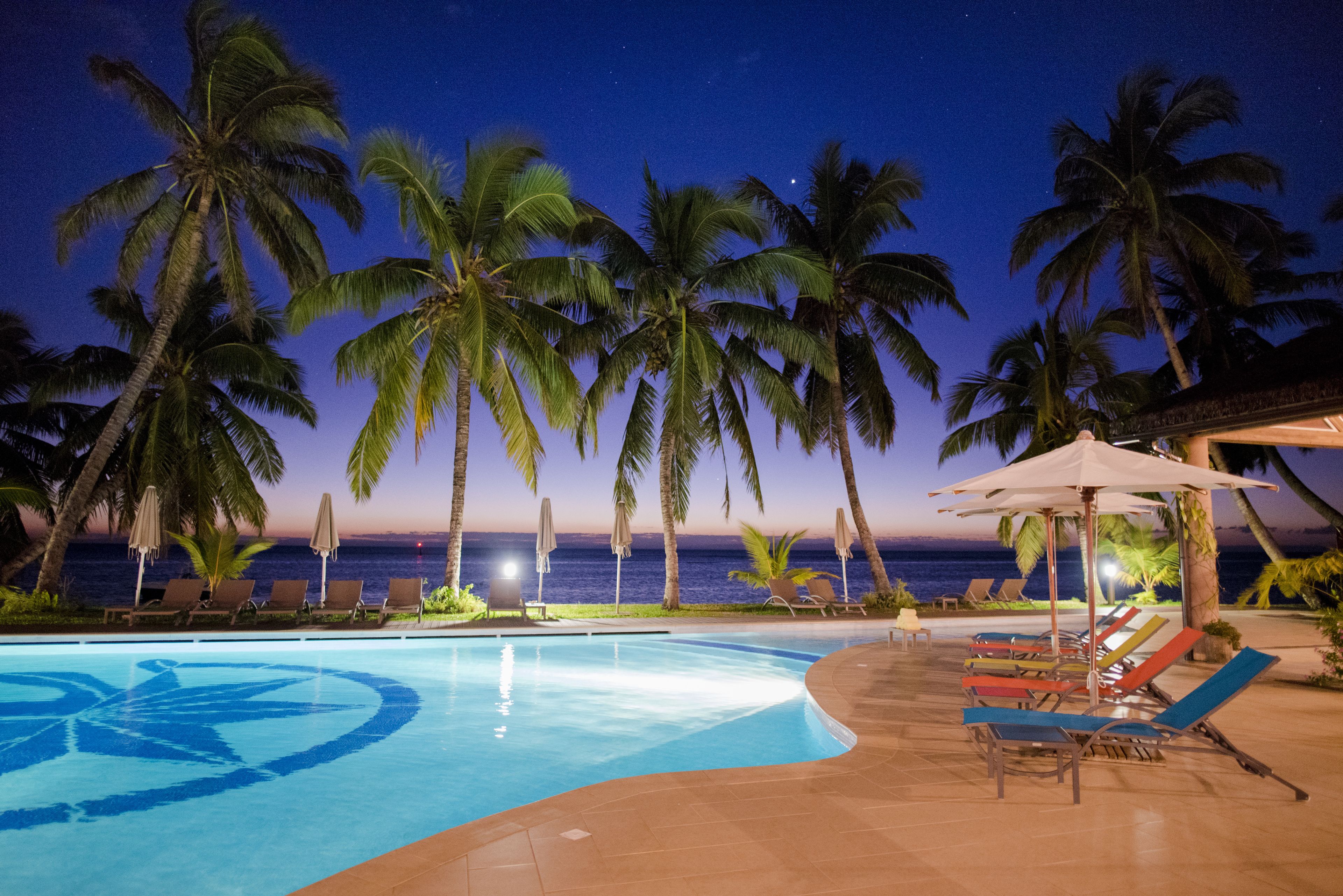 2 outdoor pools, sun loungers