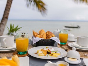 Free daily continental breakfast - Mantis Soanambo Hotel and Spa (Nosy Boraha)
