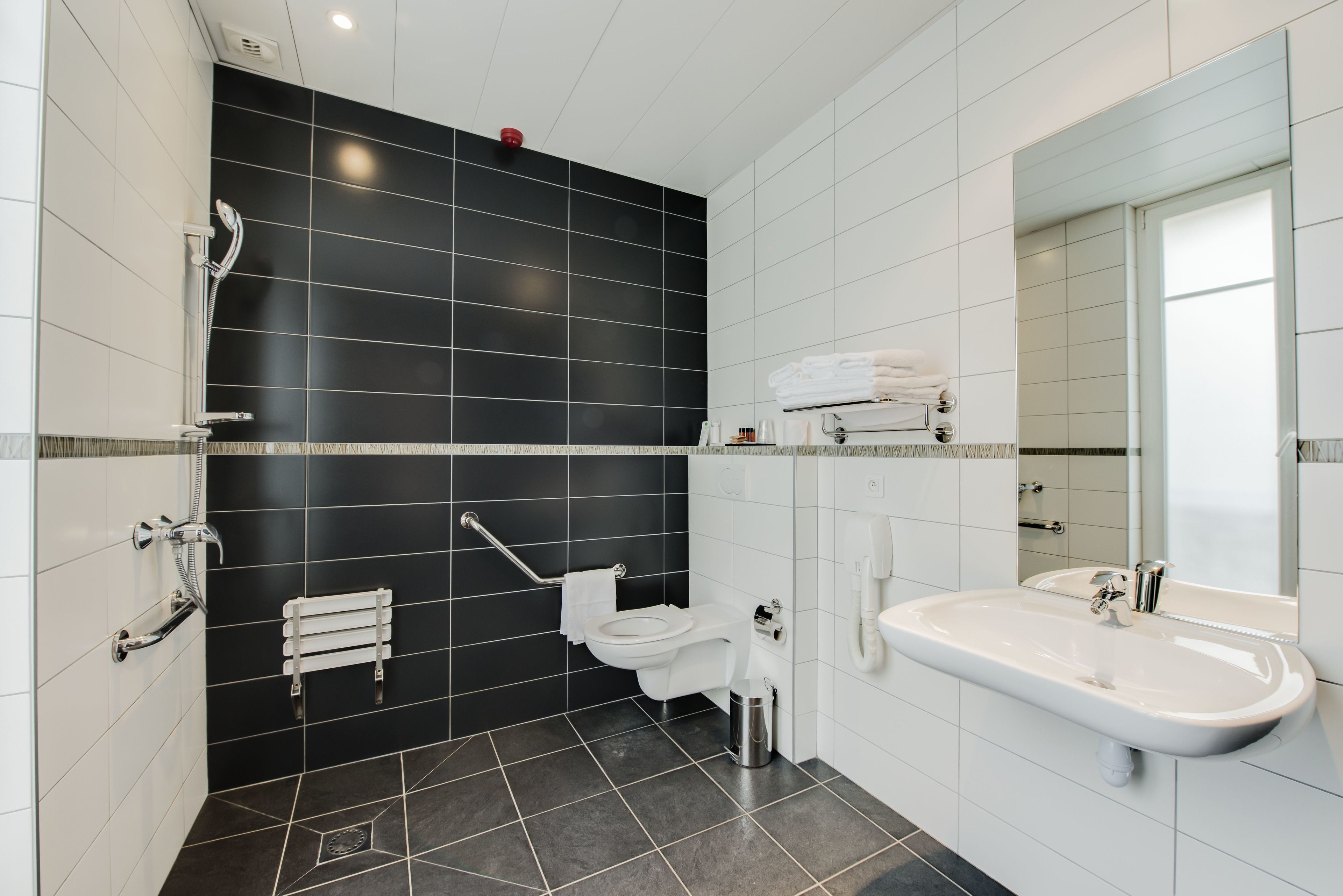 triple room | in-room safe, desk, soundproofing, iron/ironing board