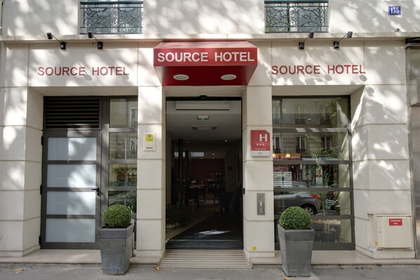Exterior - Source Hotel (Paris)