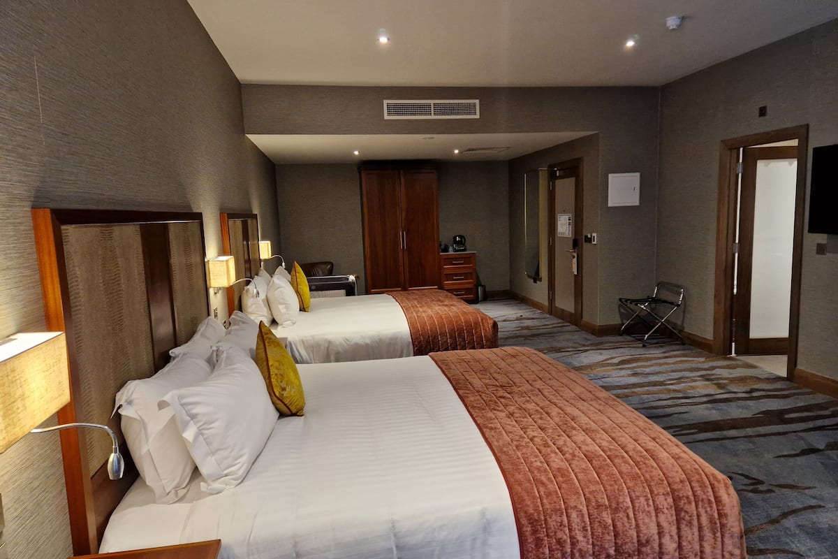 superior twin room, multiple beds, non smoking, ensuite | premium bedding, in-room safe, individually furnished, desk