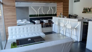 Bar (on property) - Good Night (Niš)