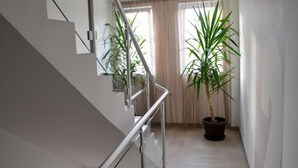 Interior - Good Night (Niš)