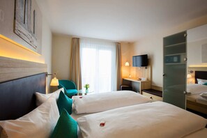 Standard-Doppelzimmer | Zimmersafe, schallisolierte Zimmer, kostenloses WLAN, Bettwäsche